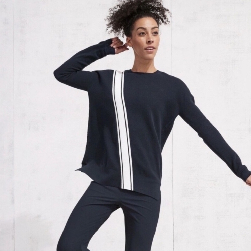 Athleta Streetwise Womrns Blue With White‎ Stripe Crewneck Thumb Holes Sweater